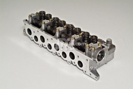 Chiulasă motor pentru: HYUNDAI GALLOPER I, GALLOPER II, H-1, H-1 / STAREX, H100, PORTER, TERRACAN; KIA K2500, PREGIO; MITSUBISHI L 300 / DELICA II, L 300 III, L200, L400 2.5D 05.86- 3