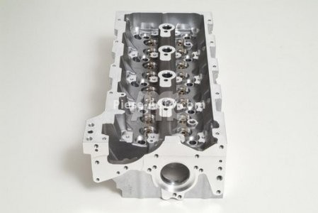 Chiulasă motor pentru: MERCEDES SPRINTER 2-T (B901, B902), SPRINTER 3-T (B903), SPRINTER 4-T (B904), V (638/2), VITO (W638) 2.1D/2.2D 03.99-05.06 3