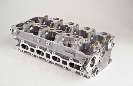 Chiulasă motor pentru: MITSUBISHI L 300 / DELICA II, L 300 III, L200, L200 / TRITON, PAJERO SPORT II, PAJERO SPORT III 2.5D 11.86- 3