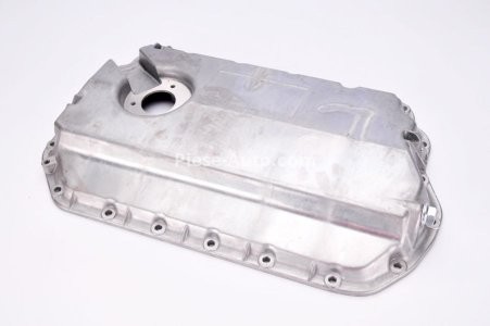 Baie ulei, din aluminiu, cu orificiu pentru senzorul de ulei AUDI A6 97 - / A4 97 - / 97-05 VW PASSAT / SKODA SUPERB 02 -