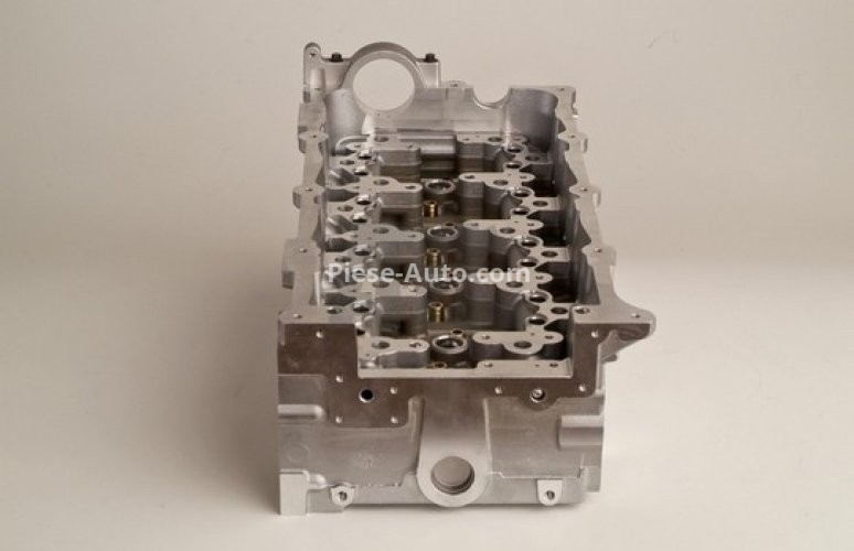 Chiulasă motor pentru: HYUNDAI H-1, H-1 / STAREX, H-1 CARGO, H-1 TRAVEL, H350, PORTER; KIA K2500, SORENTO I 2.5D 07.01-