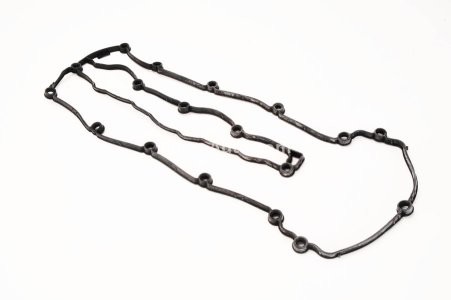 Garnitura capac culbutori VICTOR REINZ pentru: MERCEDES B (W246), C (W204), CLS (C218), E (W212), S (W221), M (W166), GLK (X204), VIANO, SPRINTER 1.8CDI/2.2D 06.06-