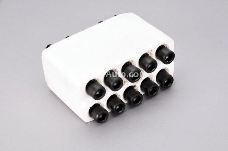 Set șuruburi / prezoane chiulasă - ELRING - pentru:  AUDI 80; VW GOLF I, JETTA I, PASSAT, SANTANA, TRANSPORTER III 1.5D/1.6D 08.76-03.88