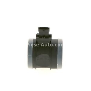 Debitmetru aer BOSCH (4 pini) pentru: IVECO DAILY V, DAILY VI; ALFA ROMEO 159, 4C, 4C SPIDER, BRERA, GIULIETTA, SPIDER; CITROEN JUMPER II; FIAT DUCATO; LANCIA DELTA III; PEUGEOT BOXER 1.8-3.0D 06.05-