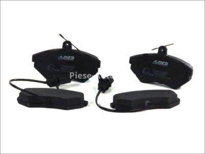 Set plăcuțe frână ABE, față ,pentru: AUDI A4 B5, A4 B6, A4 B7; SEAT EXEO, EXEO ST, IBIZA IV, IBIZA IV SC; VW PASSAT B2, PASSAT B5, PASSAT B5.5, POLO III CLASSIC, POLO IV, QUANTUM 1.4-3.2 01.81-