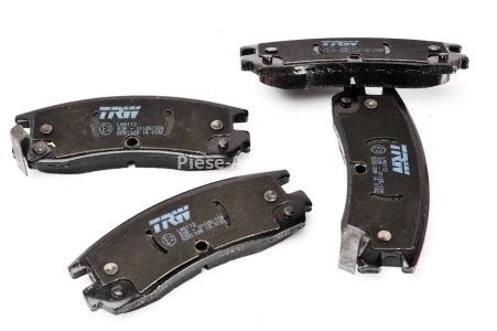 Set plăcuțe frână TRW, spate, pentru: BUICK CENTURY, PARK AVENUE, REGAL, RENDEZVOUZ; CADILLAC ALLANTE, DEVILLE, ELDORADO, SEVILLE, SEVILLE II; CHEVROLET ALERO, IMPALA, LUMINA 2.2-4.9 09.87-09.06