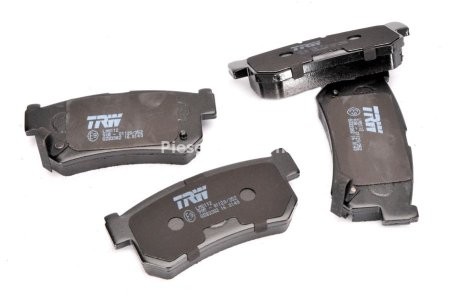 Set plăcuțe frână TRW, spate, pentru: CHEVROLET CAMARO; DAEWOO MUSSO; SSANGYONG KORANDO, MUSSO 2.2D-5.7 10.84-