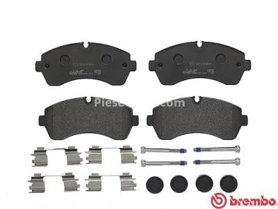 Set plăcuțe frână BREMBO ,față, (cu accesorii; cu suruburi ghidare etrier frână), pentru: MERCEDES ESPRINTER (B910), SPRINTER 3,5-T (B906), SPRINTER 3,5-T (B907) 1.8-Electric 04.06-