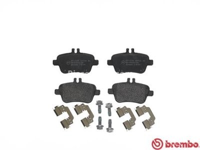Set plăcuțe frână BREMBO, spate , pentru: MERCEDES A (W176), B SPORTS TOURER (W246, W242), CLA (C117), CLA SHOOTING BRAKE (X117), GLA (X156), SLK (R172) 1.5D-3.5 02.11-