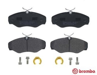 Set plăcuțe frână BREMBO ,față, pentru: NISSAN PRIMASTAR; OPEL VIVARO A; RENAULT ESPACE III, TRAFIC II 1.9D-3.0 10.98-