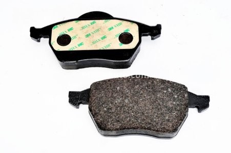 Set plăcuțe frână BREMBO ,față, pentru: AUDI A4 B5, A4 B6, A4 B7, A6 C5; VW PASSAT B5, PASSAT B5.5 1.6-4.0 01.95-03.09