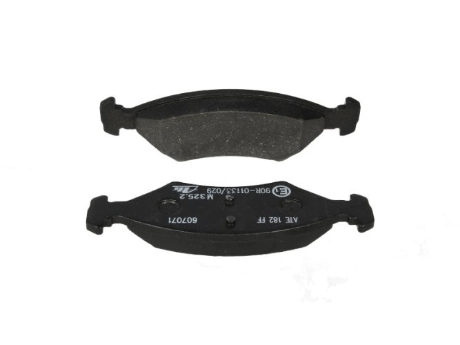 Set plăcuțe frână ATE, față , pentru: FERRARI MONDIAL; FORD ESCORT III, ESCORT III EXPRESS, ESCORT IV, ESCORT IV EXPRESS, FIESTA II, FIESTA III, FIESTA IV, FIESTA/HATCHBACK 1.0-3.2 09.80-08.03