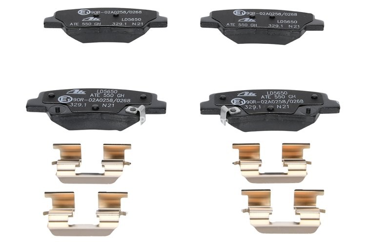 Set plăcuțe frână ATE din ceramică, spate (cu accesorii), pentru: HYUNDAI ACCENT IV, ACCENT V, BAYON, ELANTRA V, I10 I, I10 II, I10 III, I20 ACTIVE, I20 II, I20 III, I30, I40 I 1.0-Electric 01.10-